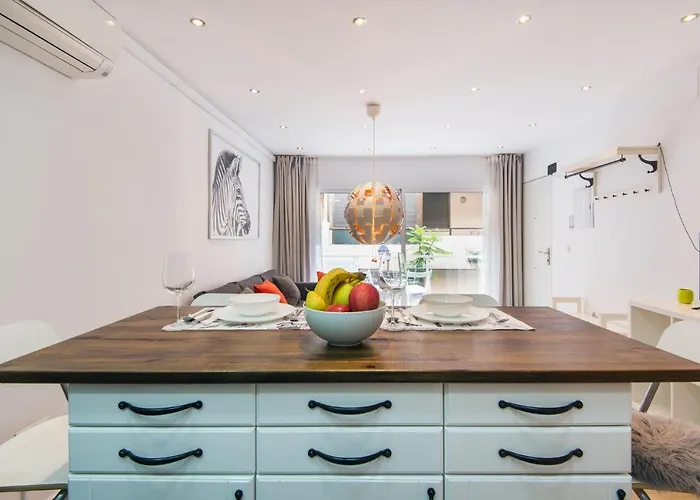 Boliches 2nd Line Apartment *